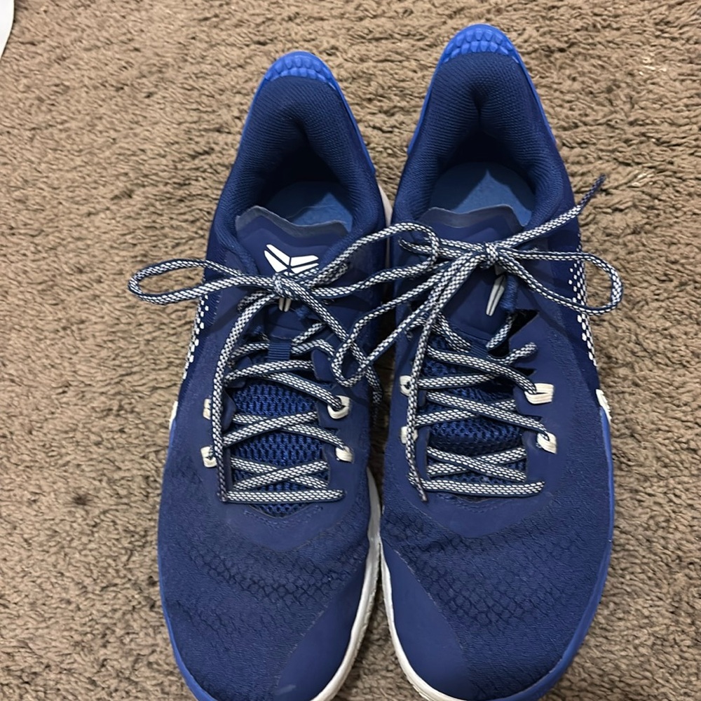 Nike Kobes— size 10.5